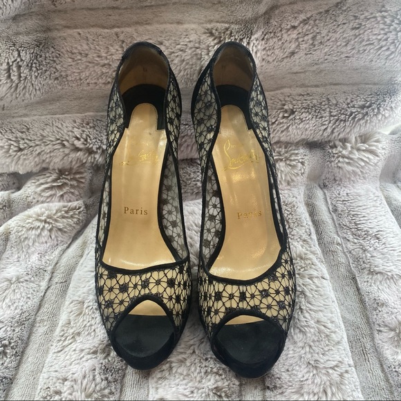 CHRISTIAN LOUBOUTIN
Black Patent Leather and Lace Fetish Peep Toe - Picture 2 of 8